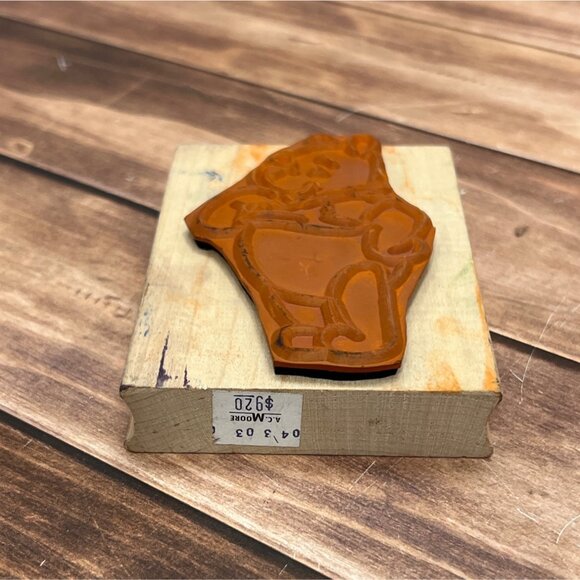 DISNEY ALL NIGHT MEDIA 997-J03 LAUGHING POOH BEAR WOOD MOUNTED RUBBER STAMP - Picture 5 of 6